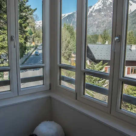 Aiguille Verte & Chamonix