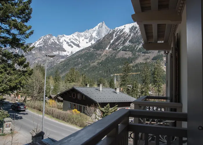 Aiguille Verte & Chamonix
